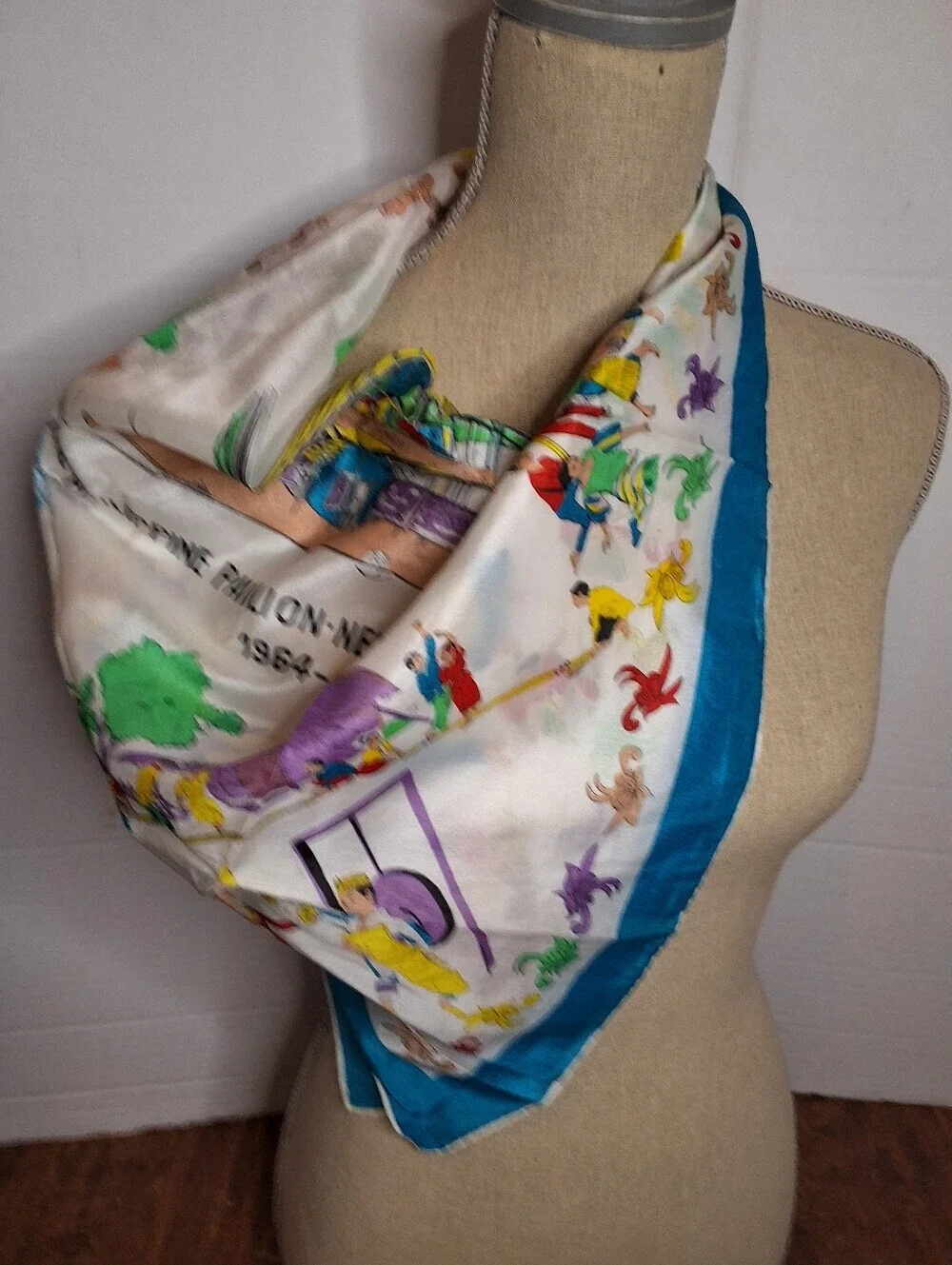 Vintage 1964 NY World’s Fair Philippine Pavilion Souvenir Scarf